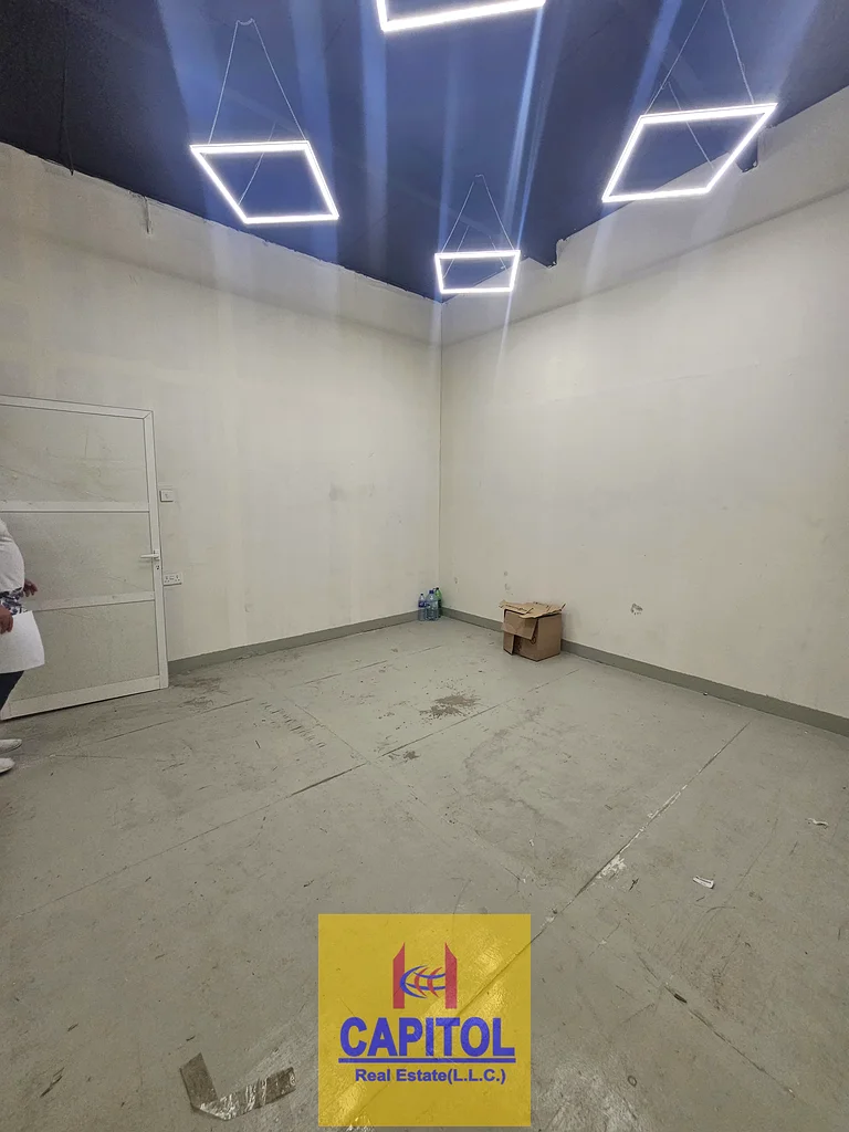 Hurry up! Last unit small warehouse available for rent in Al-qouz Dubai.63617435448577111