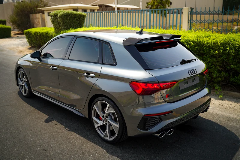 Audi S3 هاتشباك 2024 / ضمان وعقد صيانة مع نابودة حتى 2029 !!! / دول مجلس التعاون الخليجي63612079608962111