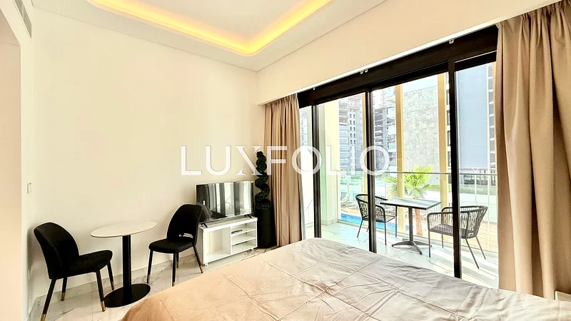 Pool view | Flexible Cheques | Prime Location63803427951363111