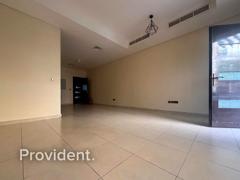 فيلا واسعة | غرفة خادمة | مصعد خاص63777918906883111