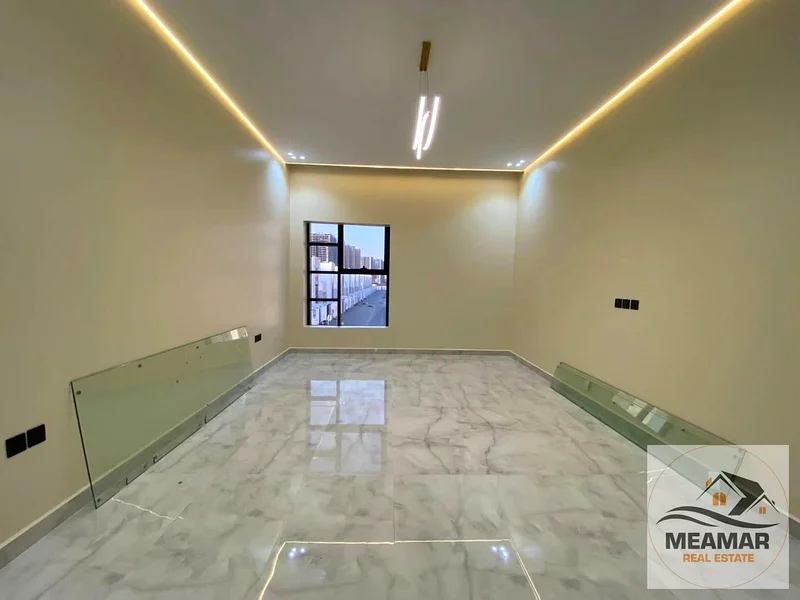فيلا للبيع مباشرة من المالك بسعر مخفض وبدون دفعة أولى. فيلا حديثة بالقرب من المسجد، إحدى أكثر الفلل فخامة63908033101954111