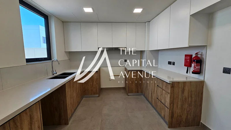 Single Row | Corner | Landscaped | Fully Upgraded63847962456833114