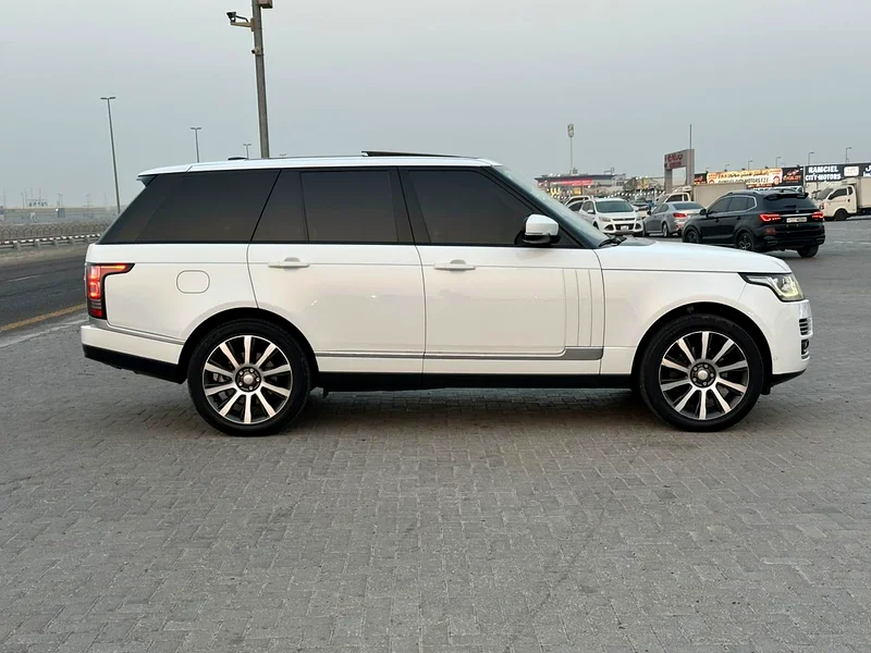RANGE ROVER VOUEH HSE 2015 GCC FIRST OWNER63612090128771111
