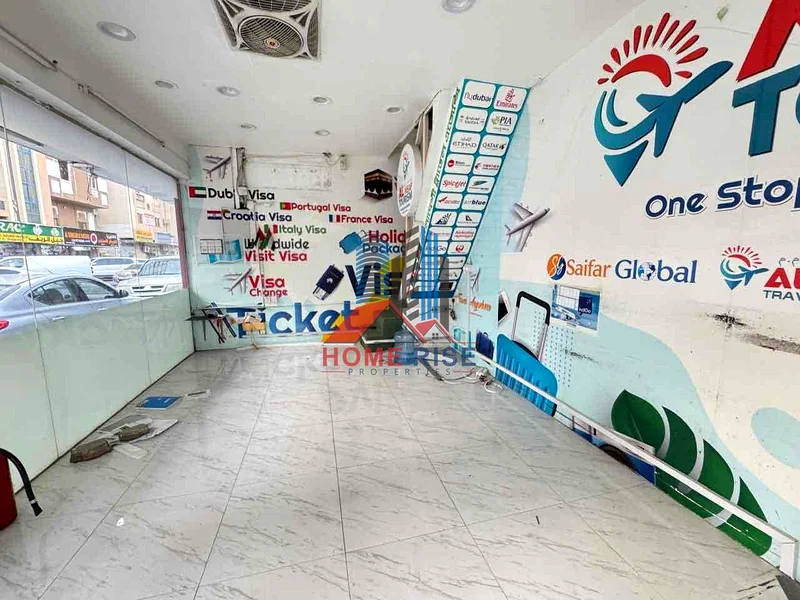Shop available with 3 month free at premium location63623065289474112