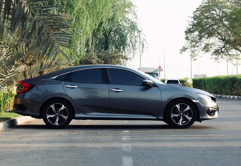 INSTALLMENT GCC HONDA CIVIC 2019 MODEL (USED CAR) AVAILABLE ON BANK FINANCE.63612064935042114