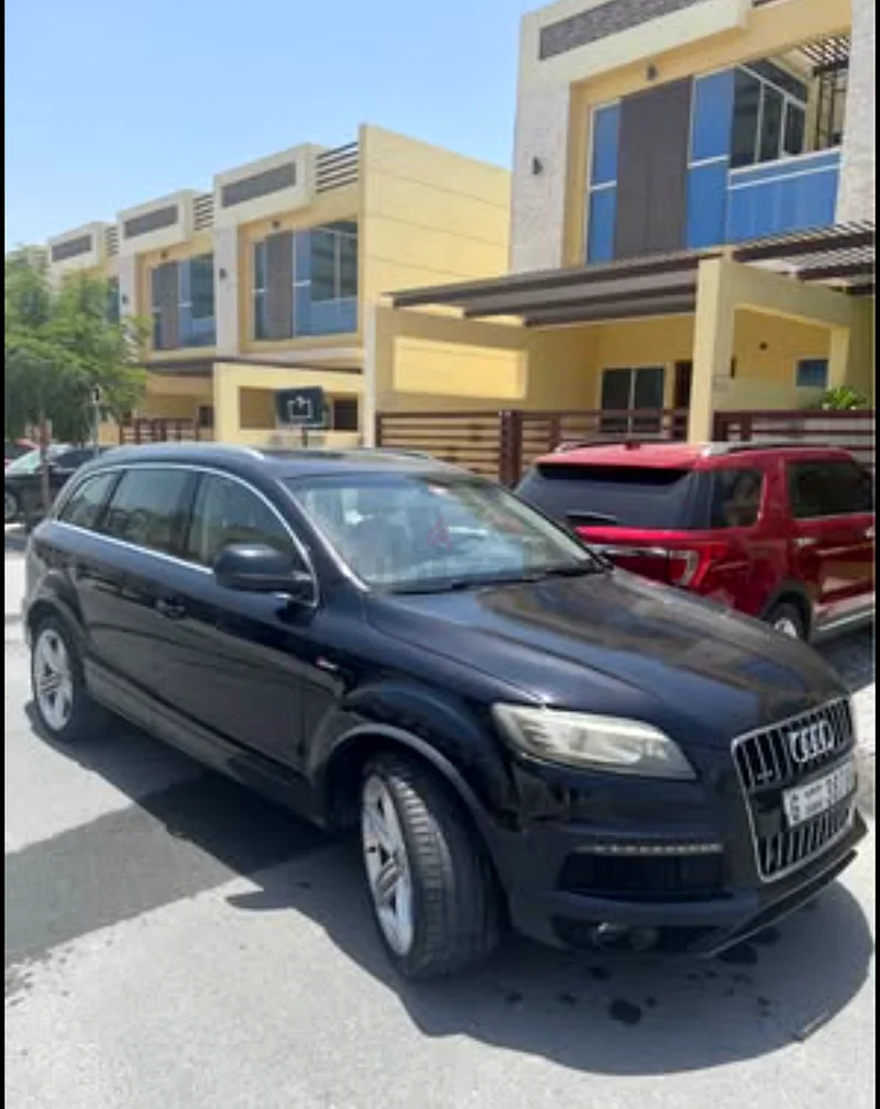 Audi q7 from direct seller63612080440066111