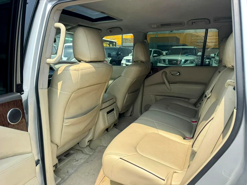 Nissan patrol 2012 fullopshin silver color GCC calen car63613132637187111