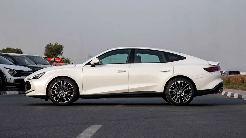 MG 7 1.5T DCT ELEGANCE SPORT PACKAGE SPOILER/2025/Full Option.63613733567362113