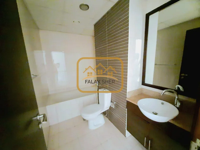 DISTRESS | Rented Unit | PARKING| BALCONY | HIGH FLOOR  620,000!64030301110787112
