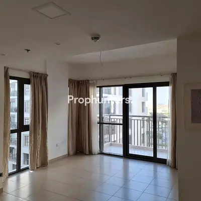 BRIGHT AND SPACIOUS | READY TO MOVIN | POOL VIEW