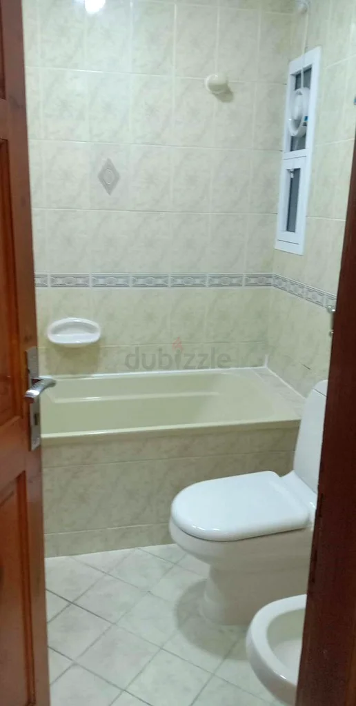 غرفة استوديو واسعة متوفرة في مردف63796993367041112