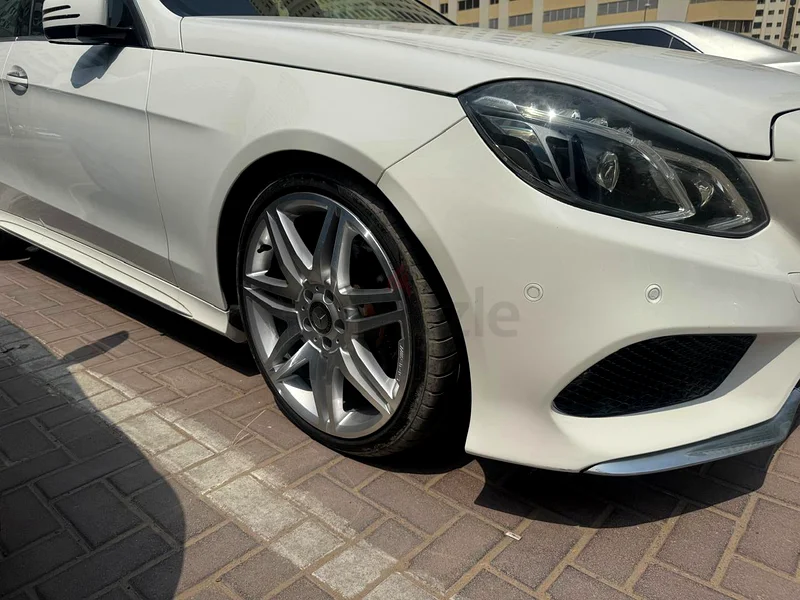 Mercedes E300 panoramic63699043913219114