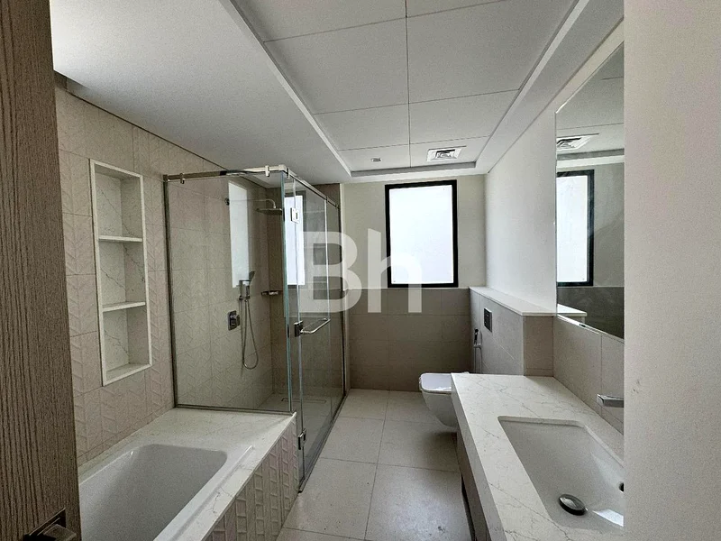 Exclusive | Modern and Luxury 4BR | Spacious63763486596738113