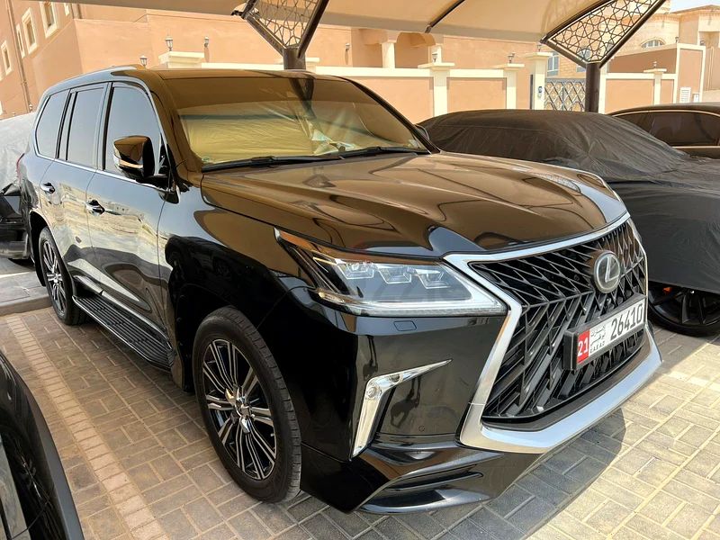 LEXUS LX570 SIGNATURE 5.7L AGENCY MAINTAINED ORIGINAL PAINT GCC SPECS 201963612073606786112