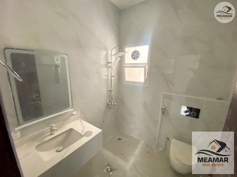In Al-Haylo 2, 3 rooms, excellent price, including ownership and registration fees, directly from the owner, freehold for all nationalities63908033072641113