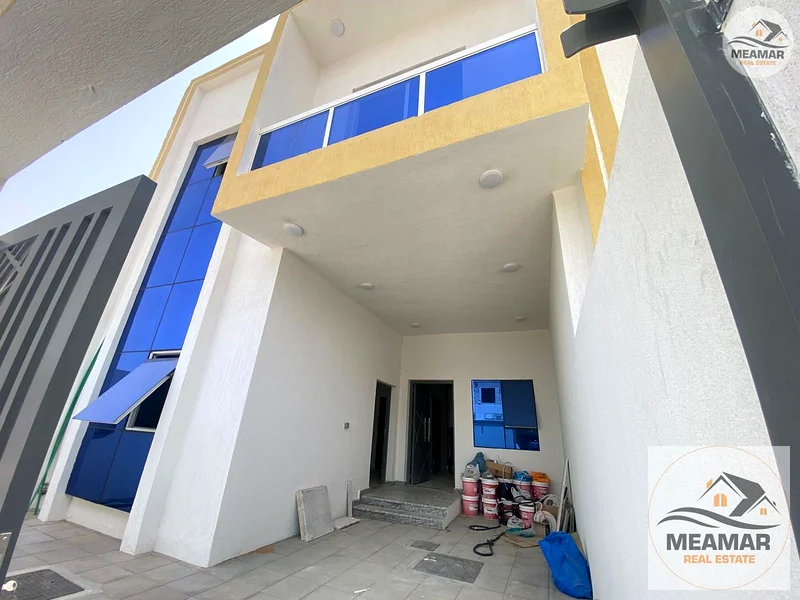 In Al-Haylo 2, 3 rooms, excellent price, including ownership and registration fees, directly from the owner, freehold for all nationalities63908033072641111