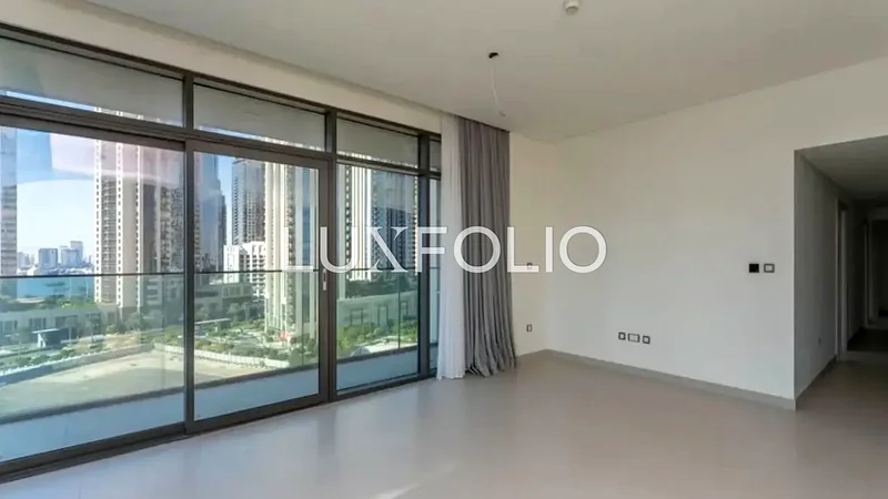 Large Layout | Waterfront | Corner Unit64025806517634111