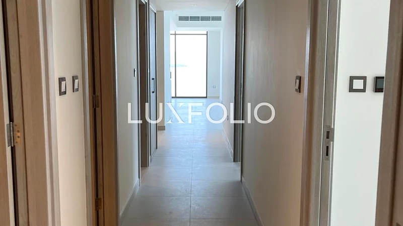 Large Layout | Waterfront | Corner Unit64025806517634112