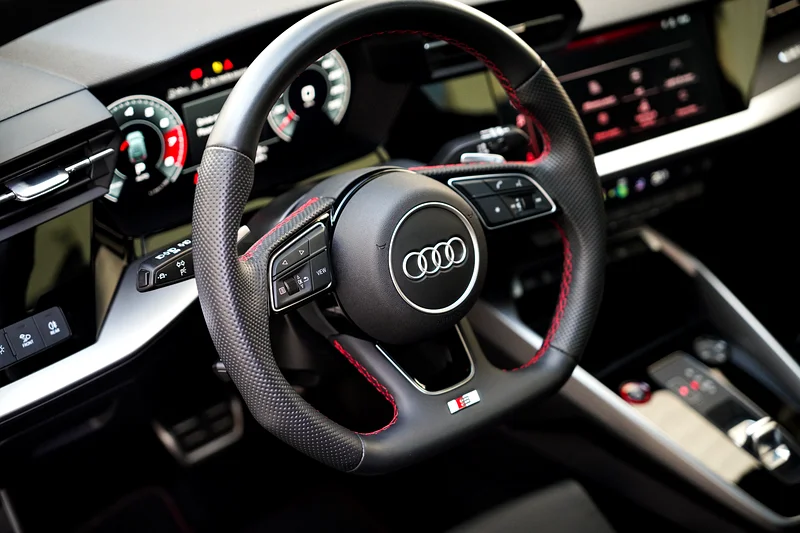 Audi S3 هاتشباك 2024 / ضمان وعقد صيانة مع نابودة حتى 2029 !!! / دول مجلس التعاون الخليجي63612079608962112