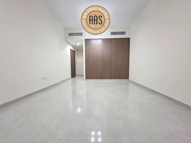 وصول سهل إلى مترو فاخر على الطراز الحديث شقة كبيرة مكونة من غرفتي نوم مع جميع وسائل الراحة63755516751873111