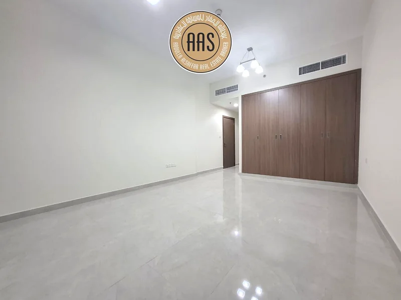 وصول سهل إلى مترو فاخر على الطراز الحديث شقة كبيرة مكونة من غرفتي نوم مع جميع وسائل الراحة63755516751873113