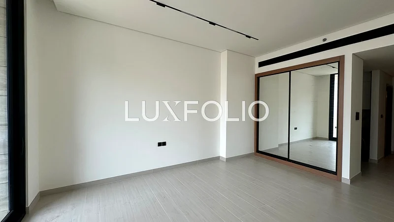 Large Studio | Jacuzzi | Burj  View |63793383322497111