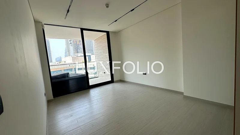 Large Studio | Jacuzzi | Burj  View |63793383322497112