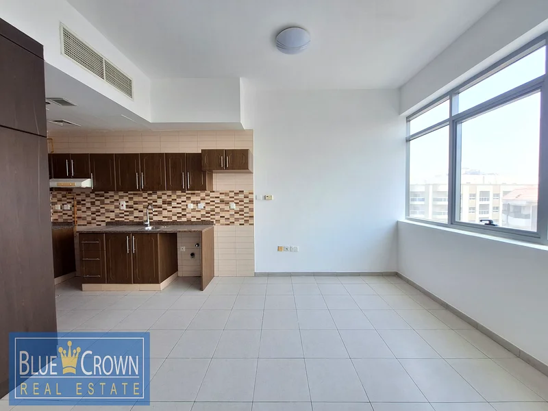 • "Spacious Studio Apartment in Prime Location"63727478241154113