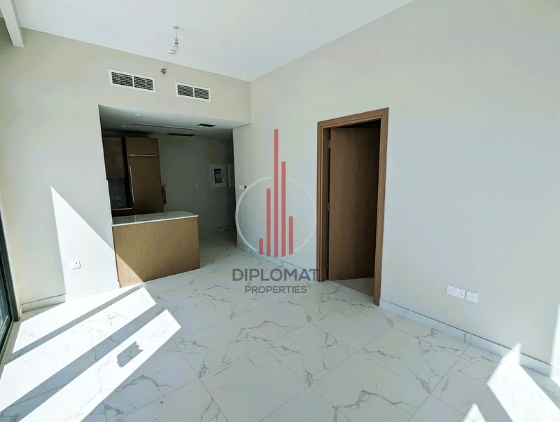 Exquisite Layout | Intuitive Unit | Vacant63973177240449113