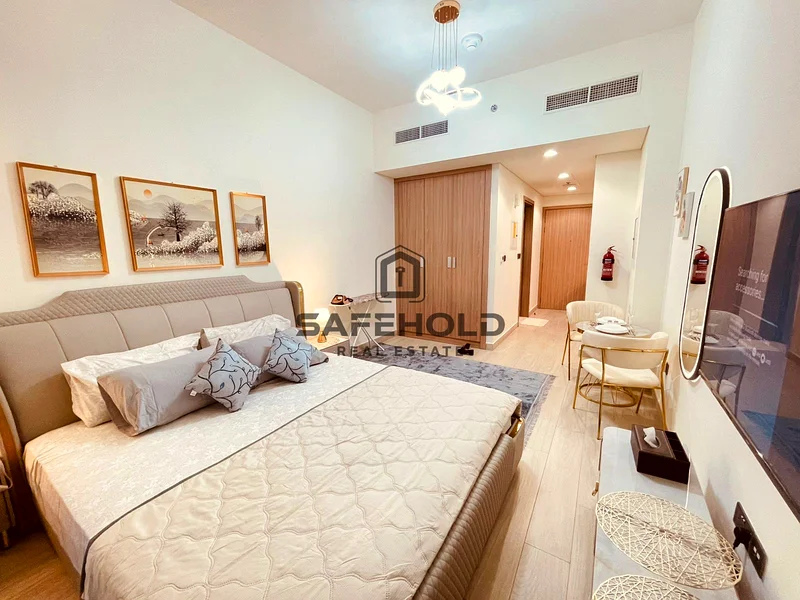 Modern Studio with Balcony | Pool & Street view63801675575043110