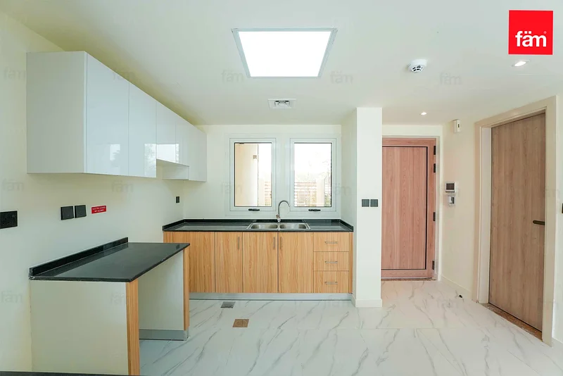 Corner Plot| Garden| Two Parkings63735863271043114