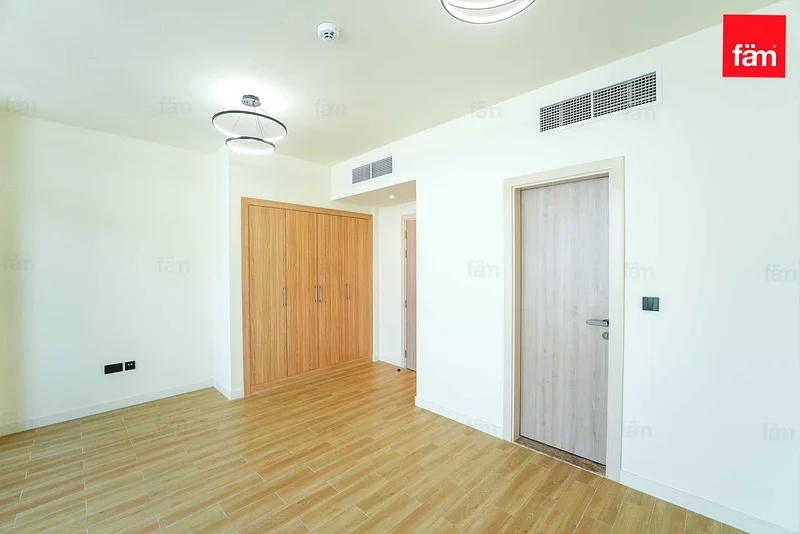 Corner Plot| Garden| Two Parkings63735863271043110