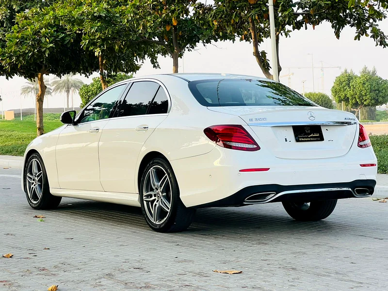 Mercedes Benz E300 full option perfect condition63612088722562114
