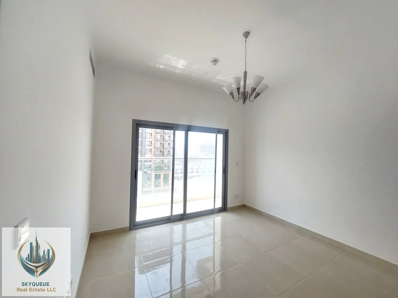 Semi furnished | Close to Circle maal and exit | High Floor63785792840833112