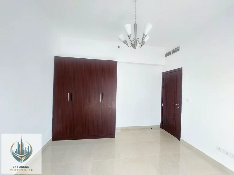 Semi furnished | Close to Circle maal and exit | High Floor63785792840833111