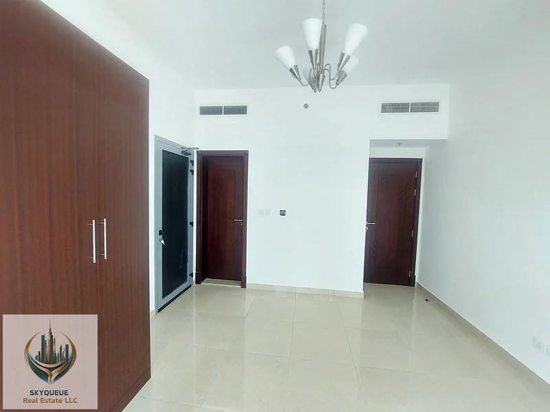 Semi furnished | Close to Circle maal and exit | High Floor63785792840833113