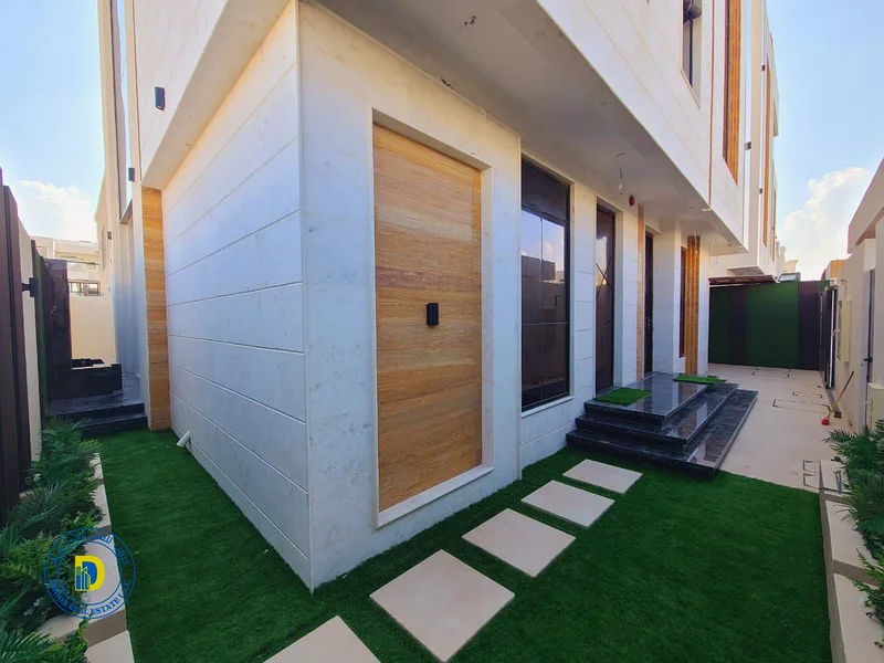 Luxury villa, 3 floors, 7 rooms, 3 halls, elevator, distinguished location in Al-Aliyah area. The price includes water, electricity, and air condition63873451038594112