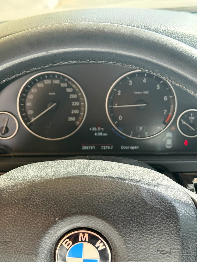 Bmw 5 series63612094218627113
