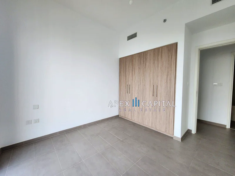 Top Floor | Park and Pool View | Vacant63754524832002111