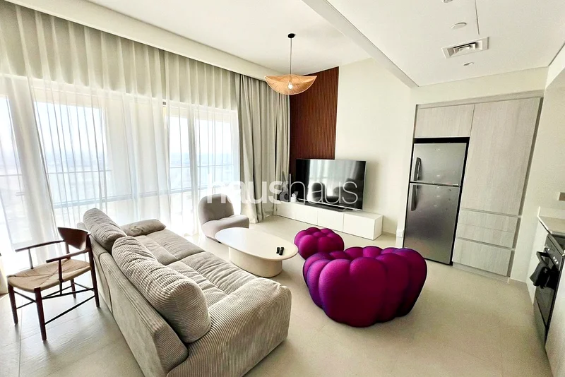 Vacant | High Floor | Creek Tower View | Furnished64024295444099111