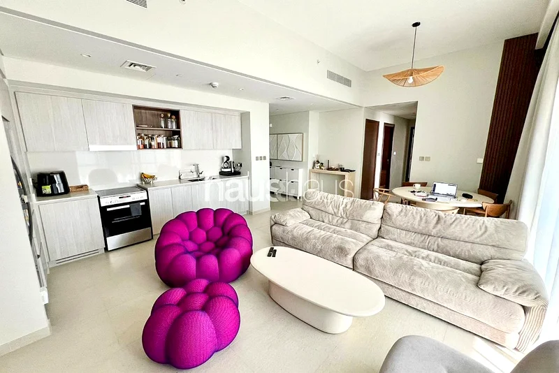 Vacant | High Floor | Creek Tower View | Furnished64024295444099110