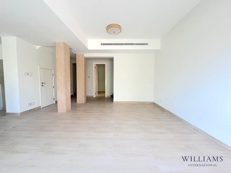 4M |  FULLY UPGRADED  | OPPOSITE POOL AND PARK63922744461570112