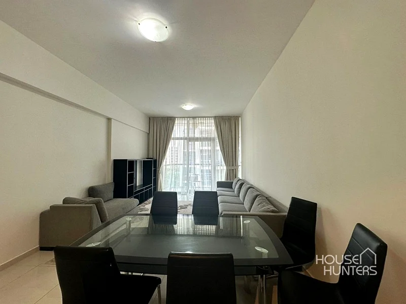 VACANT | VERY SPACIOUS | NEXT TO BUS STOP63738983988353111