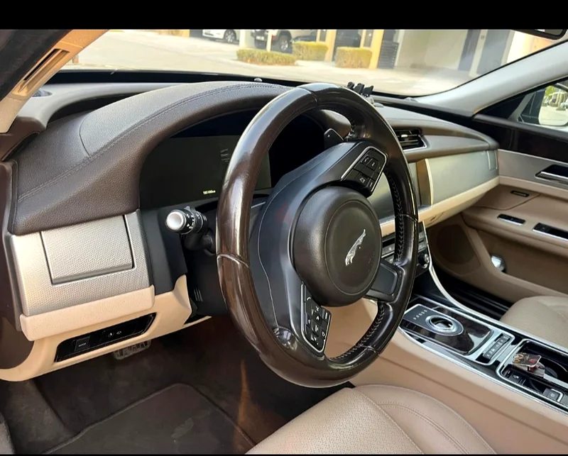 جاكوار XF بريستيج 2017، مع خدمة وضمان حتى 202763613735563393112
