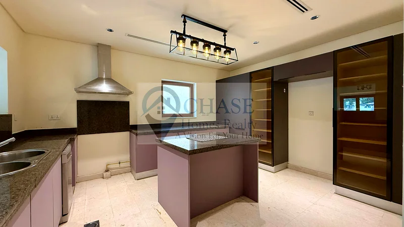 فيلا بثلاث غرف نوم + غرفة خادمة | حديقة خاصة63762023323777114