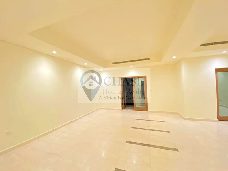 فيلا بثلاث غرف نوم + غرفة خادمة | حديقة خاصة63762023323777113