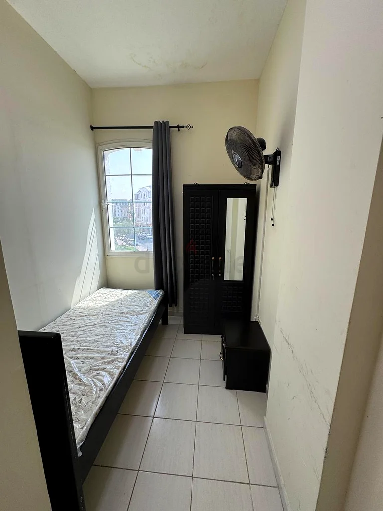 WINDOW PARTITION FOR RENT 1600 AED FRANCE CLUSTER63797093213313110