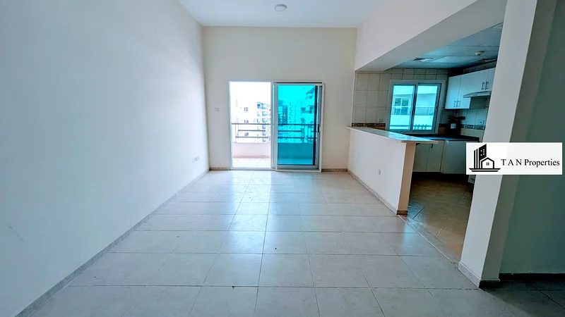 شقة من غرفتي نوم | شرفة | تشطيبات عصرية | تخطيط جميل63767460756737110