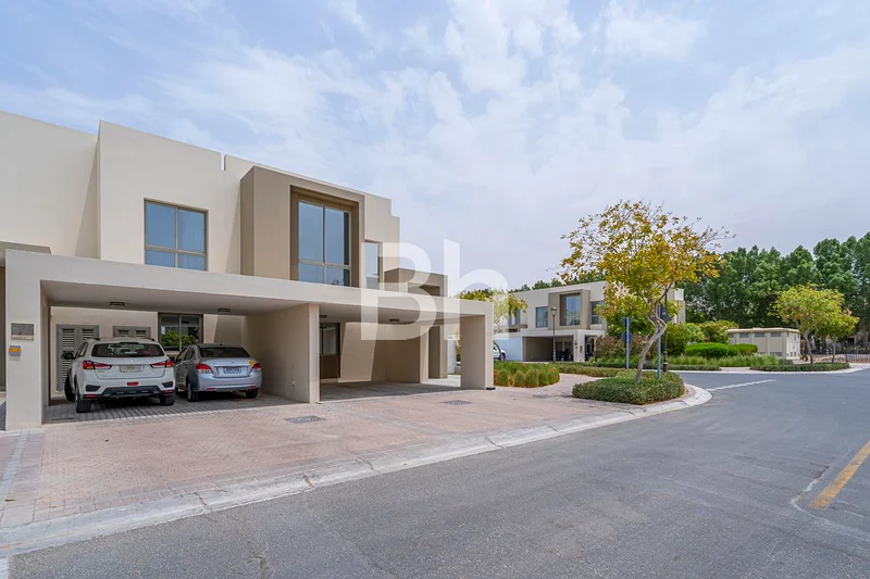 End Unit | 4 Bedrooms | Maids  | Close To RPS63727121382019111