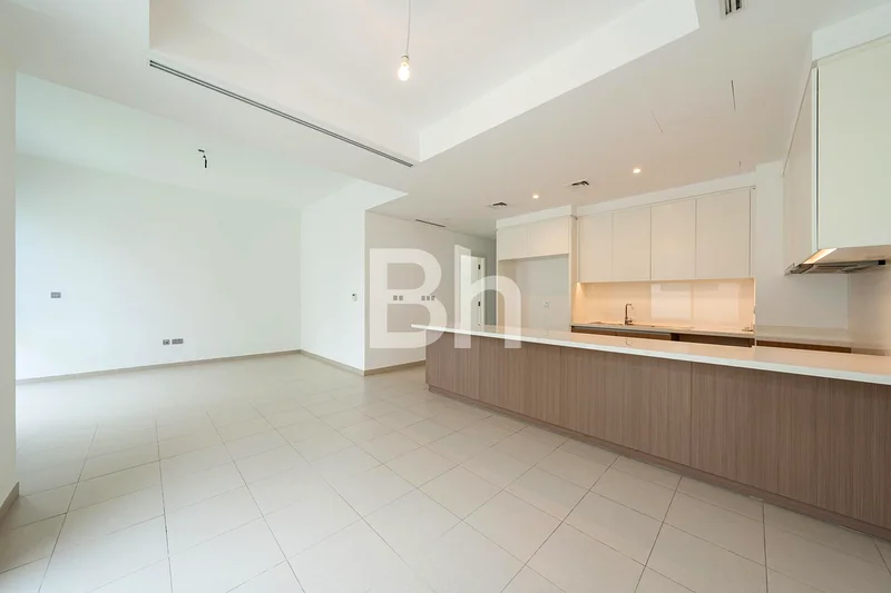 End Unit | 4 Bedrooms | Maids  | Close To RPS63727121382019113